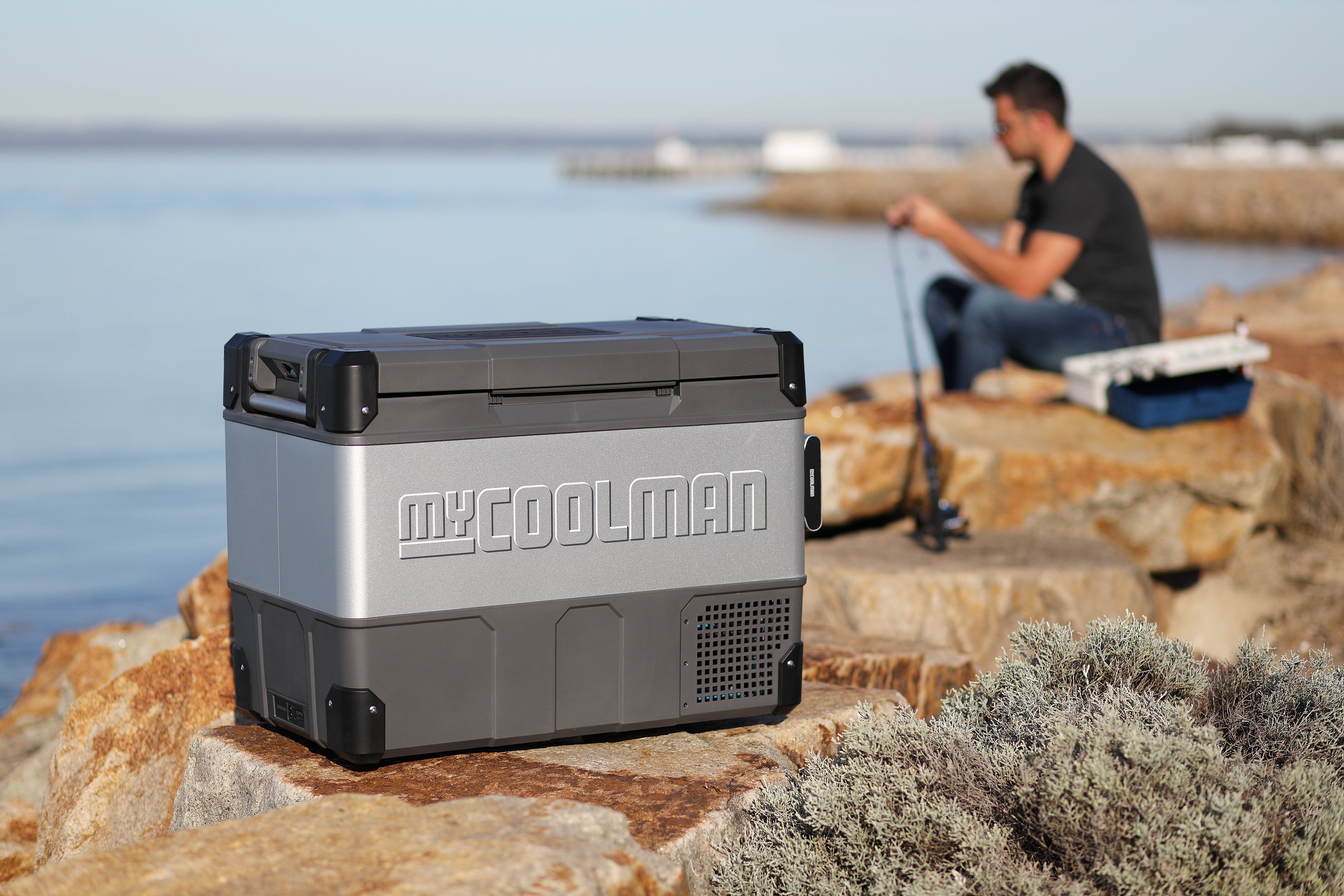 myCOOLMAN Dual Zone 69L Fridge & Freezer With Bonus PowerPack & Insulated Cover